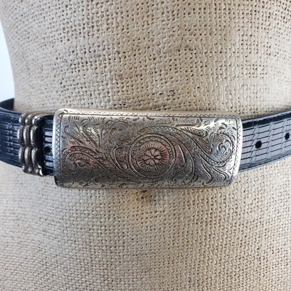 Black Leather Belt with Silver Buckle Italian Leather SZ 26 - Picture 2 of 5